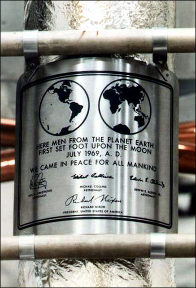 Apollo 11 plaque