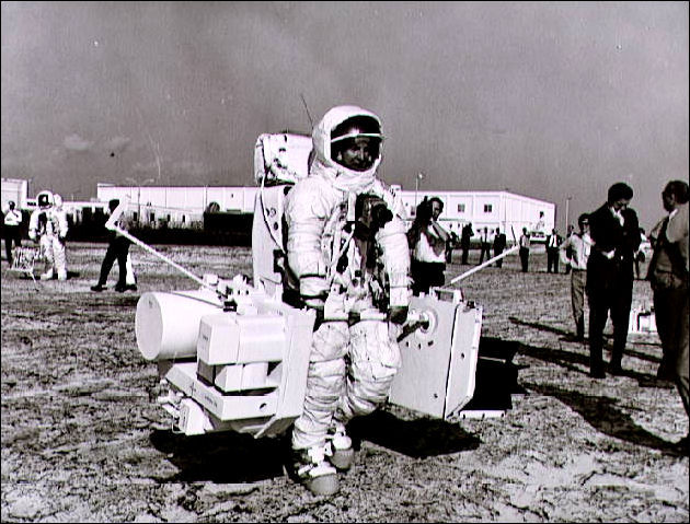 [Lovell training with barbell]